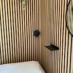 Penthouse Mit Loftcharakter - Parkplatz, Fahrstuhl & Balkon 아파트 킬