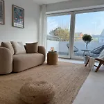 아파트 Penthouse Mit Loftcharakter - Parkplatz, Fahrstuhl & Balkon *