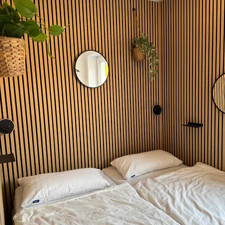 Penthouse Mit Loftcharakter - Parkplatz, Fahrstuhl & Balkon *