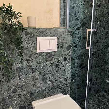 Penthouse Mit Loftcharakter - Parkplatz, Fahrstuhl & Balkon