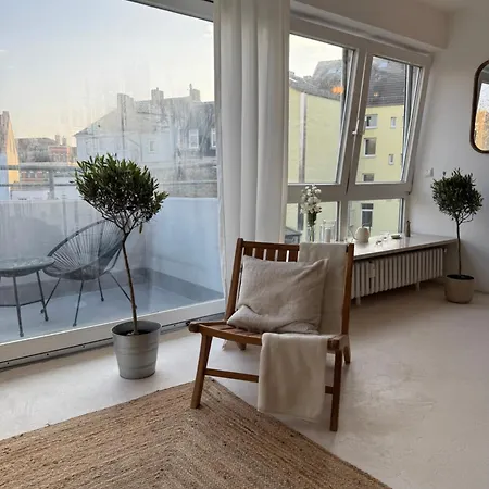 Apartment Penthouse Mit Loftcharakter - Parkplatz, Fahrstuhl & Balkon Kiel