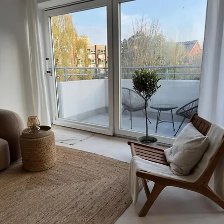 Penthouse Mit Loftcharakter - Parkplatz, Fahrstuhl & Balkon * Kiel
