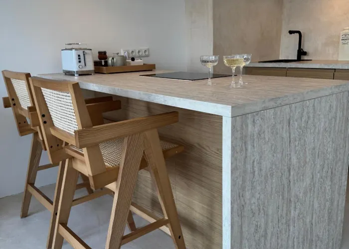 Penthouse Mit Loftcharakter - Parkplatz, Fahrstuhl & Balkon * Kiel