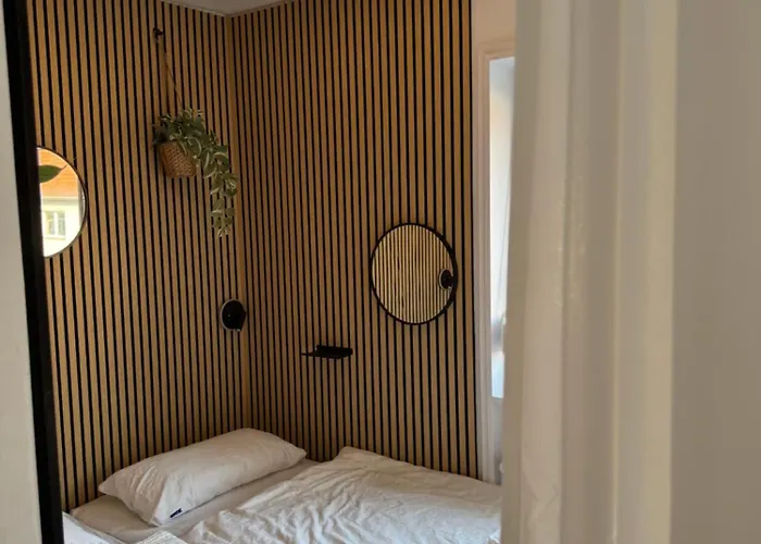 Penthouse Mit Loftcharakter - Parkplatz, Fahrstuhl & Balkon * Kiel